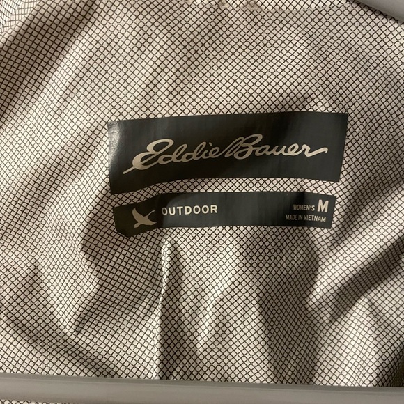 Eddie Bauer Women’s Raincoat | Medium - Picture 4 of 4